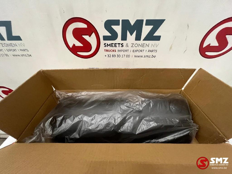 Iveco Afdekkap spiegel rechts - Achteruitkijkspiegel voor Vrachtwagen: afbeelding 4 Iveco Afdekkap spiegel rechts - Achteruitkijkspiegel voor Vrachtwagen: afbeelding 4