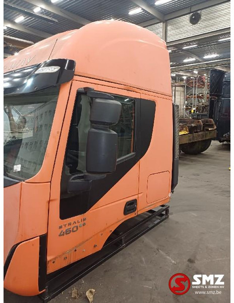 Iveco Occ cabine compleet Hi Way Stralis Iveco - Cabine en interieur voor Vrachtwagen: afbeelding 4 Iveco Occ cabine compleet Hi Way Stralis Iveco - Cabine en interieur voor Vrachtwagen: afbeelding 4