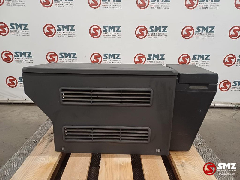 Iveco Occ koelkast Iveco - Cabine en interieur voor Vrachtwagen: afbeelding 2 Iveco Occ koelkast Iveco - Cabine en interieur voor Vrachtwagen: afbeelding 2