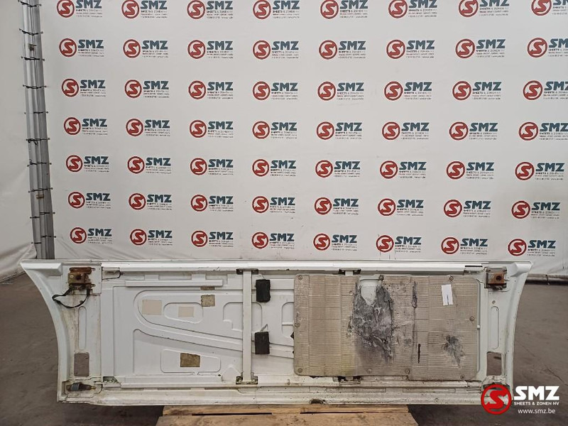 Iveco Occ side skirt links Iveco - Frame/ Chassis voor Vrachtwagen: afbeelding 2 Iveco Occ side skirt links Iveco - Frame/ Chassis voor Vrachtwagen: afbeelding 2