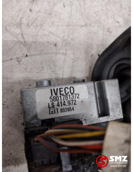 Iveco Occ stuurkolomschakelaar retarder+cruise control I - Elektrisch systeem voor Vrachtwagen: afbeelding 2 Iveco Occ stuurkolomschakelaar retarder+cruise control I - Elektrisch systeem voor Vrachtwagen: afbeelding 2
