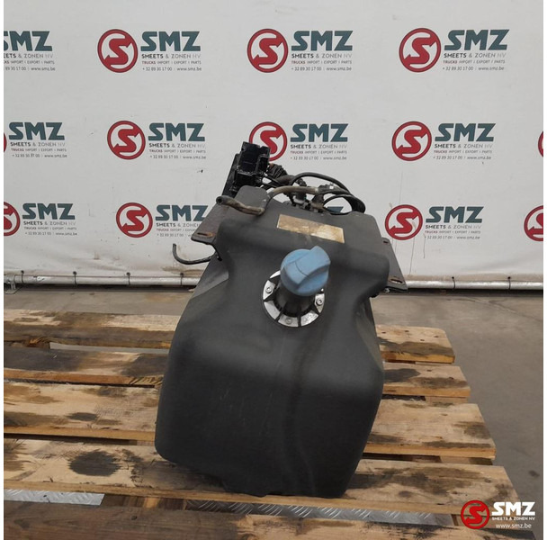 MAN Occ AdBluetank 35L + AdBlueniveausensor MAN - Brandstoftoevoer voor Vrachtwagen: afbeelding 3 MAN Occ AdBluetank 35L + AdBlueniveausensor MAN - Brandstoftoevoer voor Vrachtwagen: afbeelding 3