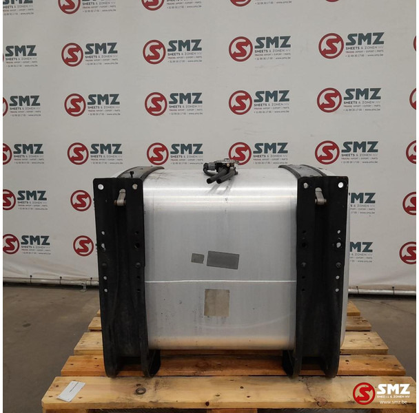 MAN Occ brandstoftank 330L + brandstofniveausensor + s - Brandstoftank voor Vrachtwagen: afbeelding 2 MAN Occ brandstoftank 330L + brandstofniveausensor + s - Brandstoftank voor Vrachtwagen: afbeelding 2