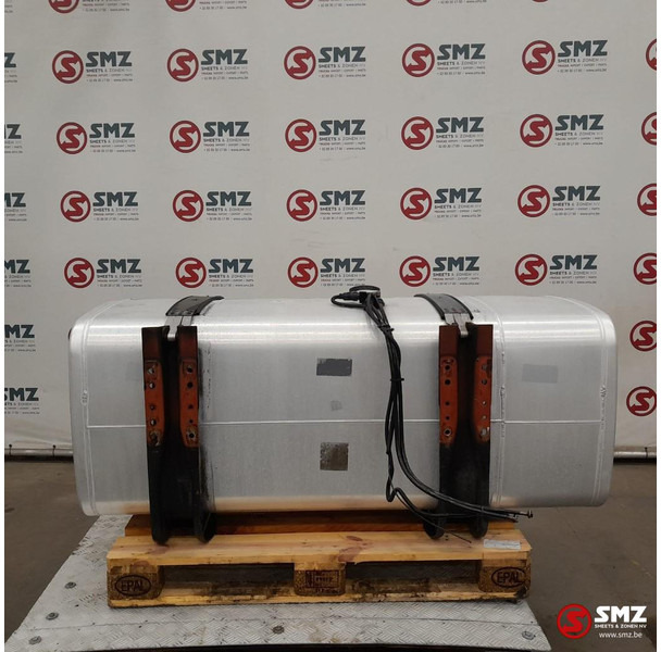 MAN Occ brandstoftank + brandstofniveusensor + steunen - Brandstoftank voor Vrachtwagen: afbeelding 2 MAN Occ brandstoftank + brandstofniveusensor + steunen - Brandstoftank voor Vrachtwagen: afbeelding 2