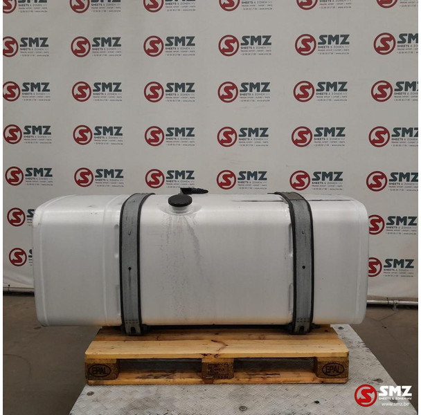 MAN Occ brandstoftank + brandstofniveusensor + steunen - Brandstoftank voor Vrachtwagen: afbeelding 1 MAN Occ brandstoftank + brandstofniveusensor + steunen - Brandstoftank voor Vrachtwagen: afbeelding 1