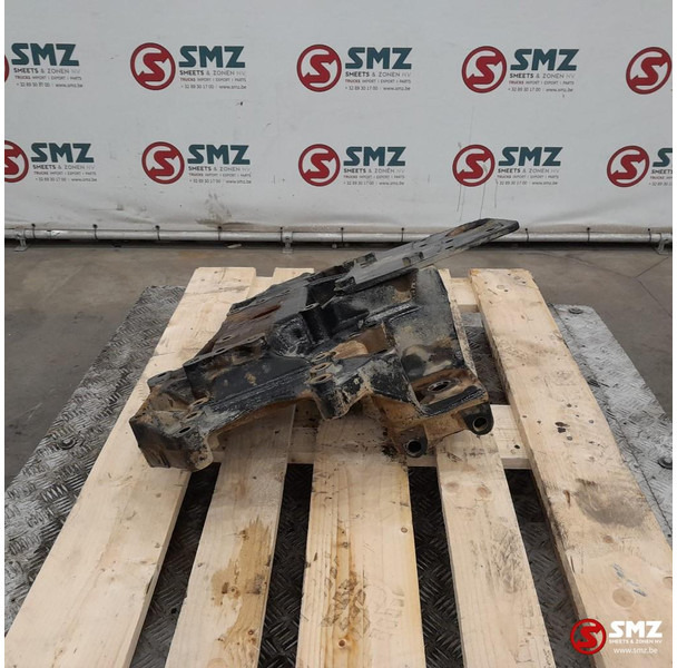 MAN Occ montagebeugel voorveer rechts MAN - Frame/ Chassis voor Vrachtwagen: afbeelding 3 MAN Occ montagebeugel voorveer rechts MAN - Frame/ Chassis voor Vrachtwagen: afbeelding 3