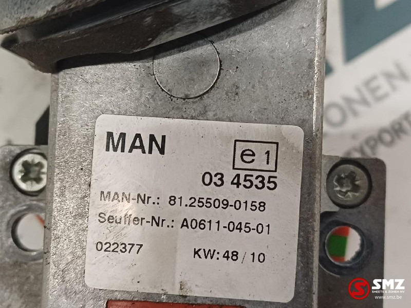 MAN Occ stuurkolomschakelaar retarder MAN - Elektrisch systeem voor Vrachtwagen: afbeelding 4 MAN Occ stuurkolomschakelaar retarder MAN - Elektrisch systeem voor Vrachtwagen: afbeelding 4