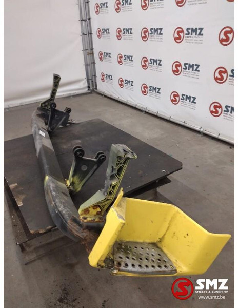 MAN Occ voorbumperbalk + voetstap links MAN - Bumper voor Vrachtwagen: afbeelding 2 MAN Occ voorbumperbalk + voetstap links MAN - Bumper voor Vrachtwagen: afbeelding 2