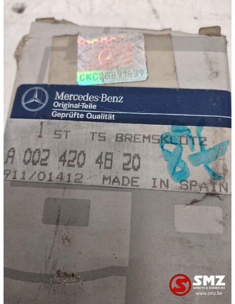 Mercedes-Benz Achterste remblokkenset mercedes w638 a0024204820 - Remblokken voor Vrachtwagen: afbeelding 2 Mercedes-Benz Achterste remblokkenset mercedes w638 a0024204820 - Remblokken voor Vrachtwagen: afbeelding 2