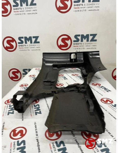 Mercedes-Benz Bumperhoek metaal mercedes actros mp2/3 - Bumperhoek voor Vrachtwagen: afbeelding 4 Mercedes-Benz Bumperhoek metaal mercedes actros mp2/3 - Bumperhoek voor Vrachtwagen: afbeelding 4