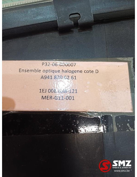 Mercedes-Benz Koplamp rechts Mercedes - Koplamp voor Vrachtwagen: afbeelding 4 Mercedes-Benz Koplamp rechts Mercedes - Koplamp voor Vrachtwagen: afbeelding 4