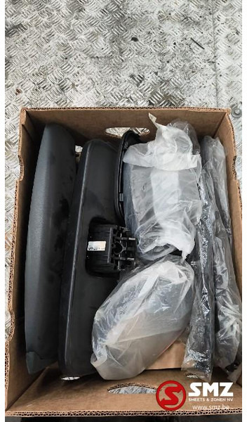 Mercedes-Benz Lot onderdelen Mercedes - Achteruitkijkspiegel voor Vrachtwagen: afbeelding 1 Mercedes-Benz Lot onderdelen Mercedes - Achteruitkijkspiegel voor Vrachtwagen: afbeelding 1