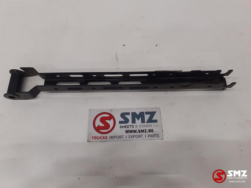 Mercedes-Benz Mercedes Actros Euro 6 side skirt steun - Carrosserie en exterieur: afbeelding 1 Mercedes-Benz Mercedes Actros Euro 6 side skirt steun - Carrosserie en exterieur: afbeelding 1