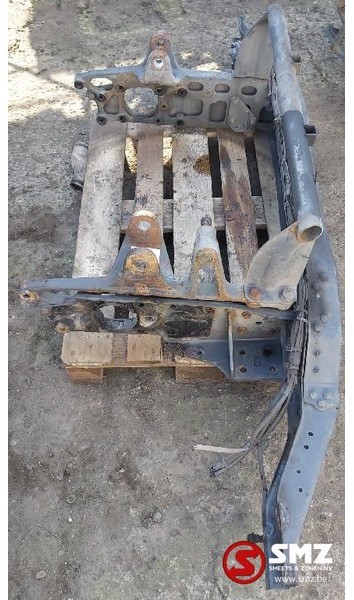 Mercedes-Benz Occ Bumperbalk vooraan met steunen Atego 1828 - Bumper voor Vrachtwagen: afbeelding 5 Mercedes-Benz Occ Bumperbalk vooraan met steunen Atego 1828 - Bumper voor Vrachtwagen: afbeelding 5