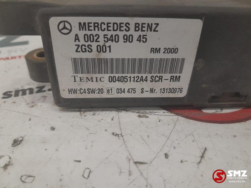 Mercedes-Benz Occ ECU AdBlue regeleenheid Mercedes - ECU voor Vrachtwagen: afbeelding 4 Mercedes-Benz Occ ECU AdBlue regeleenheid Mercedes - ECU voor Vrachtwagen: afbeelding 4