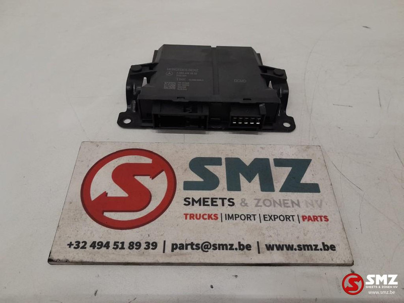 Mercedes-Benz Occ ECU linkerdeur regeleenheid Mercedes - ECU voor Vrachtwagen: afbeelding 1 Mercedes-Benz Occ ECU linkerdeur regeleenheid Mercedes - ECU voor Vrachtwagen: afbeelding 1