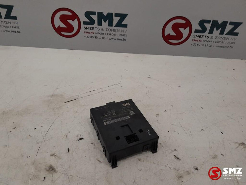 Mercedes-Benz Occ besturingseenheid Mercedes Actros MP4 A0004461 - ECU voor Vrachtwagen: afbeelding 2 Mercedes-Benz Occ besturingseenheid Mercedes Actros MP4 A0004461 - ECU voor Vrachtwagen: afbeelding 2