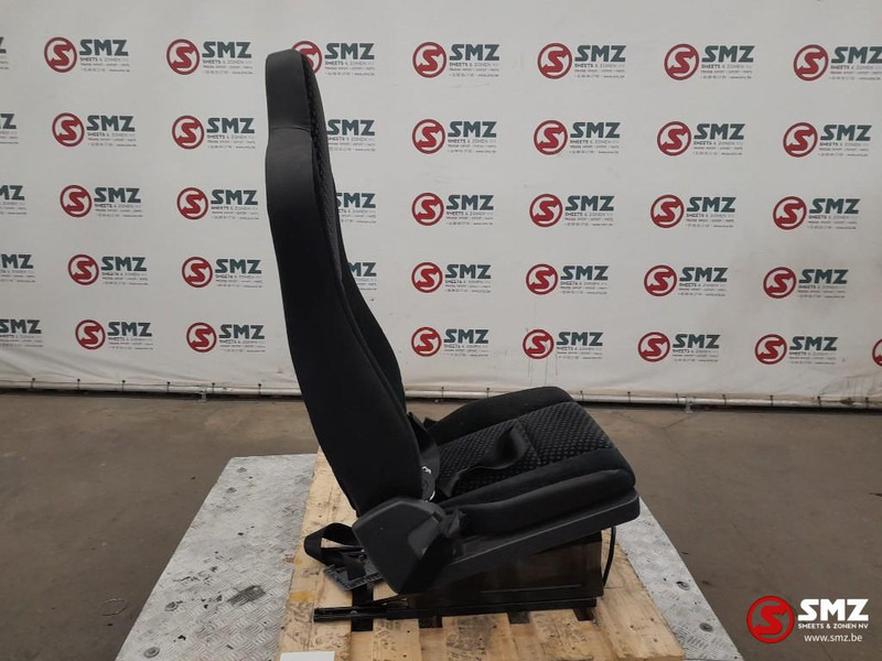 Mercedes-Benz Occ bijrijdersstoel Mercedes - Cabine en interieur voor Vrachtwagen: afbeelding 4 Mercedes-Benz Occ bijrijdersstoel Mercedes - Cabine en interieur voor Vrachtwagen: afbeelding 4