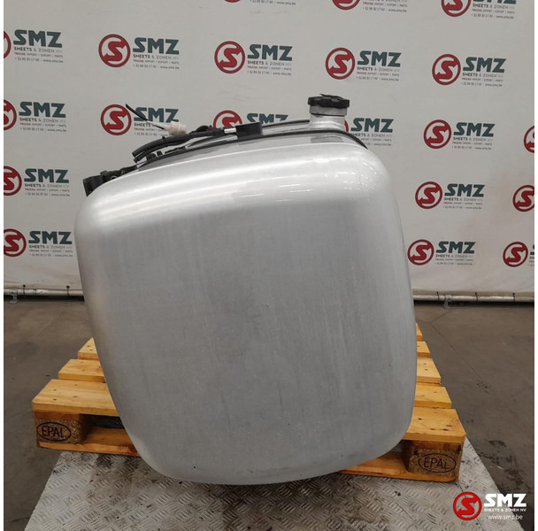 Mercedes-Benz Occ brandstoftank 630L + brandstofniveausensor Mer - Brandstoftank voor Vrachtwagen: afbeelding 4 Mercedes-Benz Occ brandstoftank 630L + brandstofniveausensor Mer - Brandstoftank voor Vrachtwagen: afbeelding 4