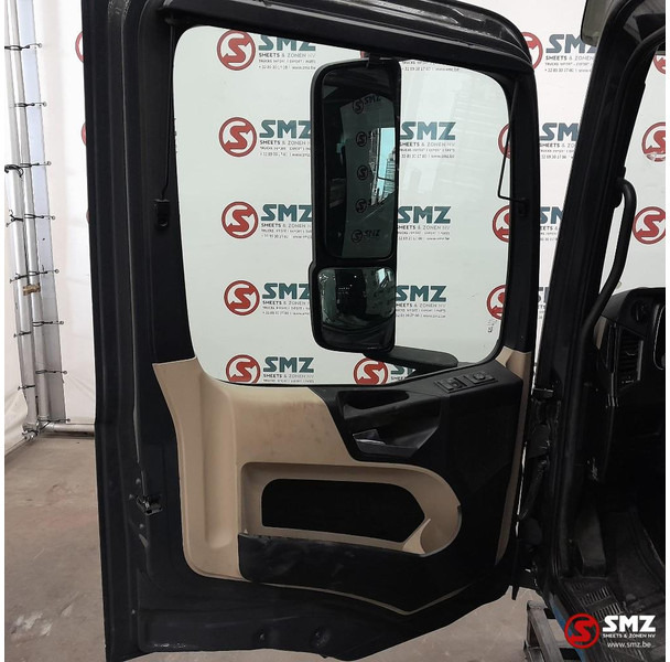Mercedes-Benz Occ cabine Mercedes Actros MP4 low - Cabine en interieur voor Vrachtwagen: afbeelding 5 Mercedes-Benz Occ cabine Mercedes Actros MP4 low - Cabine en interieur voor Vrachtwagen: afbeelding 5