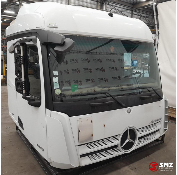 Mercedes-Benz Occ cabine Mercedes - Cabine en interieur voor Vrachtwagen: afbeelding 1 Mercedes-Benz Occ cabine Mercedes - Cabine en interieur voor Vrachtwagen: afbeelding 1