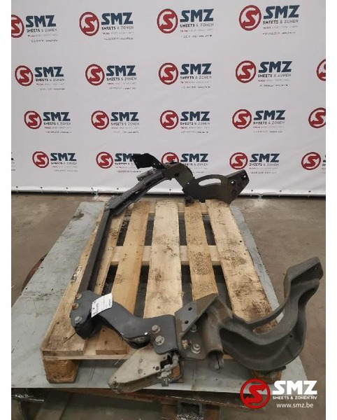 Mercedes-Benz Occ cabine ophanging achter - Cabinevering voor Vrachtwagen: afbeelding 1 Mercedes-Benz Occ cabine ophanging achter - Cabinevering voor Vrachtwagen: afbeelding 1