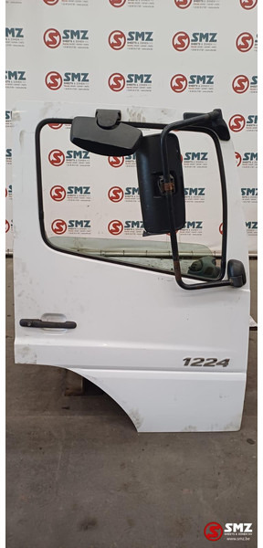 Mercedes-Benz Occ deur rechts Mercedes - Deur en onderdelen voor Vrachtwagen: afbeelding 1 Mercedes-Benz Occ deur rechts Mercedes - Deur en onderdelen voor Vrachtwagen: afbeelding 1