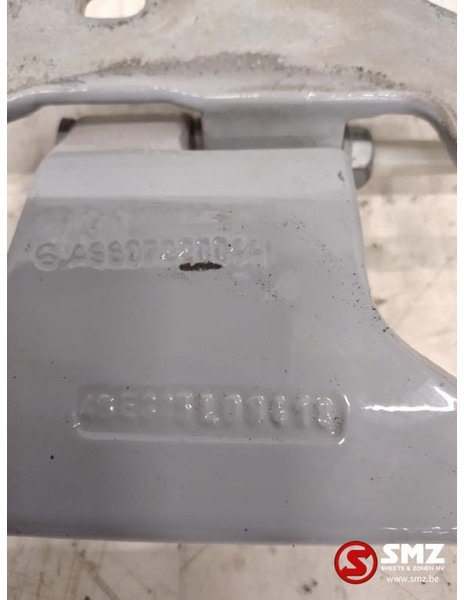 Mercedes-Benz Occ deurscharnier links Mercedes Actros MP4 - Deur en onderdelen voor Vrachtwagen: afbeelding 3 Mercedes-Benz Occ deurscharnier links Mercedes Actros MP4 - Deur en onderdelen voor Vrachtwagen: afbeelding 3