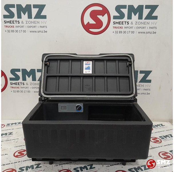 Mercedes-Benz Occ koelkast Mercedes - Cabine en interieur voor Vrachtwagen: afbeelding 1 Mercedes-Benz Occ koelkast Mercedes - Cabine en interieur voor Vrachtwagen: afbeelding 1