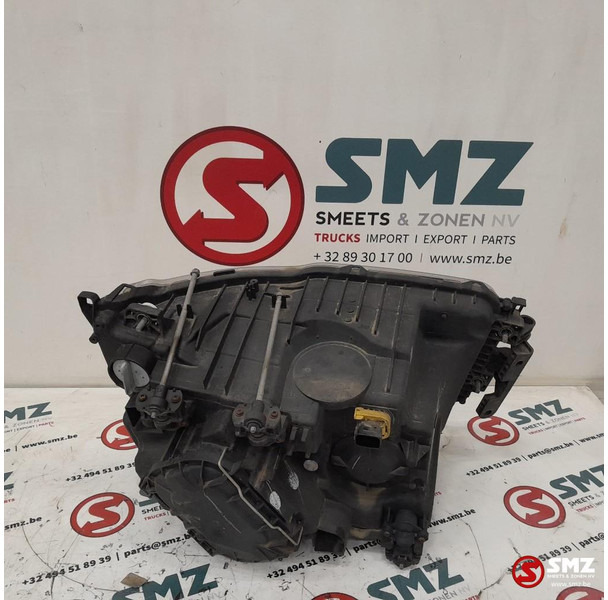 Mercedes-Benz Occ koplamp links Mercedes - Koplamp voor Vrachtwagen: afbeelding 2 Mercedes-Benz Occ koplamp links Mercedes - Koplamp voor Vrachtwagen: afbeelding 2