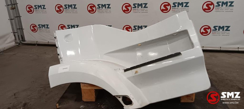 Mercedes-Benz Occ opstapbak rechts Mercedes - Cabine en interieur voor Vrachtwagen: afbeelding 1 Mercedes-Benz Occ opstapbak rechts Mercedes - Cabine en interieur voor Vrachtwagen: afbeelding 1