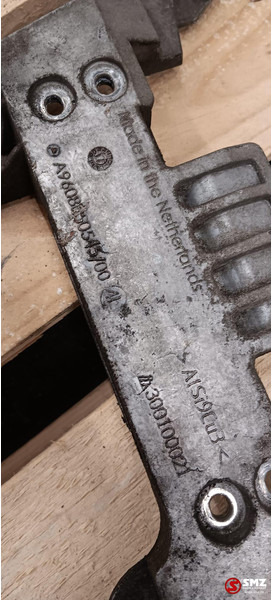 Mercedes-Benz Occ opstapsteunbeugel links Mercedes - Cabine en interieur voor Vrachtwagen: afbeelding 3 Mercedes-Benz Occ opstapsteunbeugel links Mercedes - Cabine en interieur voor Vrachtwagen: afbeelding 3