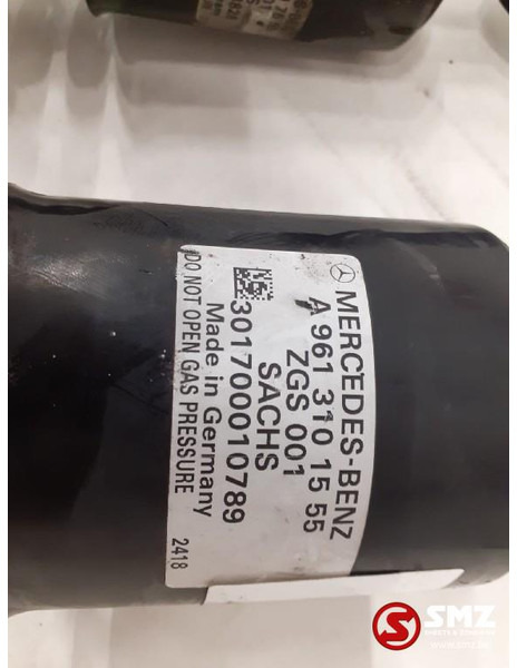 Mercedes-Benz Occ set schokdempers cabinevering Mercedes - Cabinevering voor Vrachtwagen: afbeelding 3 Mercedes-Benz Occ set schokdempers cabinevering Mercedes - Cabinevering voor Vrachtwagen: afbeelding 3