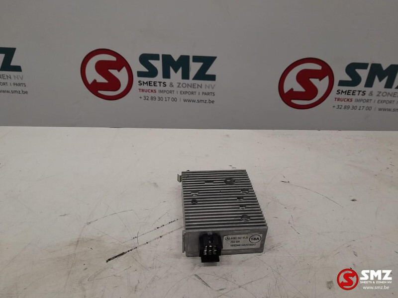 Mercedes-Benz Occ spanningsomvormer Mercedes Actros MP4 A0015421 - ECU voor Vrachtwagen: afbeelding 1 Mercedes-Benz Occ spanningsomvormer Mercedes Actros MP4 A0015421 - ECU voor Vrachtwagen: afbeelding 1