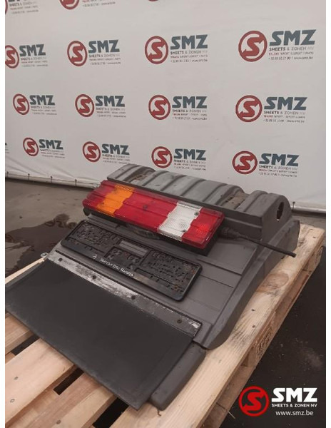 Mercedes-Benz Occ spatbord linksachteraan Mercedes Actros MP3 - Carrosserie en exterieur voor Vrachtwagen: afbeelding 1 Mercedes-Benz Occ spatbord linksachteraan Mercedes Actros MP3 - Carrosserie en exterieur voor Vrachtwagen: afbeelding 1