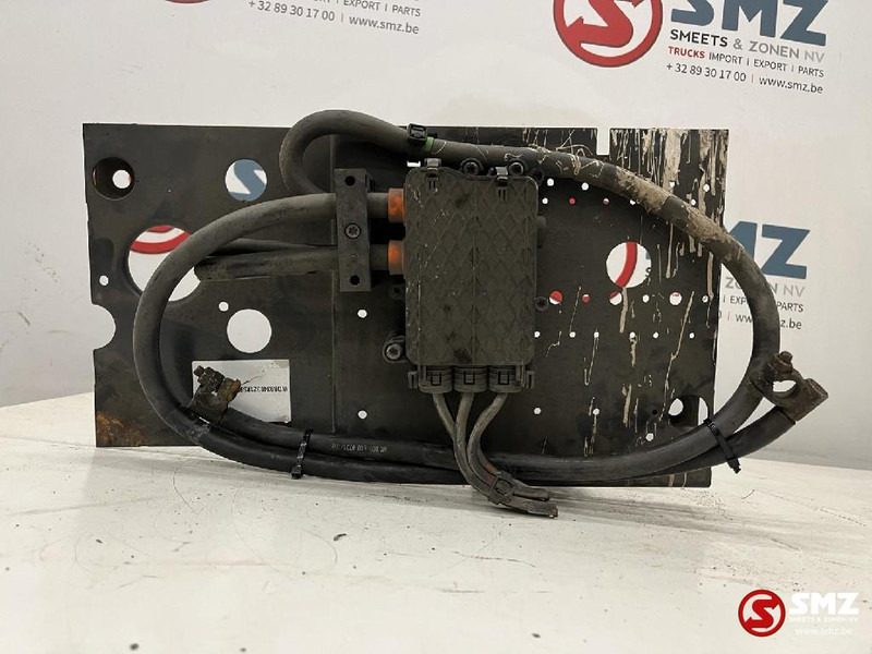 Mercedes-Benz Occ verdeelkast Actros MP2 - Elektrisch systeem voor Vrachtwagen: afbeelding 1 Mercedes-Benz Occ verdeelkast Actros MP2 - Elektrisch systeem voor Vrachtwagen: afbeelding 1