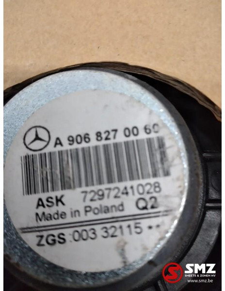 Mercedes-Benz Set luidsprekers mercedes sprinter w906 - Cabine en interieur voor Vrachtwagen: afbeelding 2 Mercedes-Benz Set luidsprekers mercedes sprinter w906 - Cabine en interieur voor Vrachtwagen: afbeelding 2