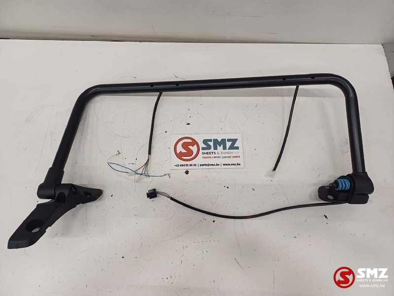 Mercedes-Benz Spiegelhouder rechts mercedes - Achteruitkijkspiegel voor Vrachtwagen: afbeelding 1 Mercedes-Benz Spiegelhouder rechts mercedes - Achteruitkijkspiegel voor Vrachtwagen: afbeelding 1