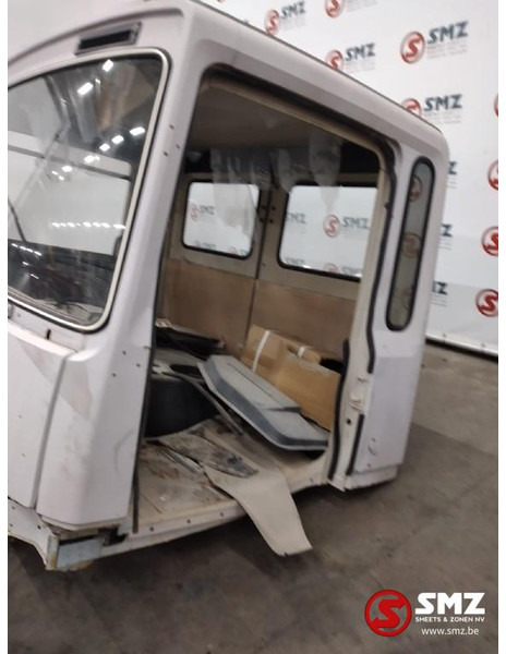 Renault Occ cabine compleet Renault R - Cabine en interieur voor Vrachtwagen: afbeelding 3 Renault Occ cabine compleet Renault R - Cabine en interieur voor Vrachtwagen: afbeelding 3