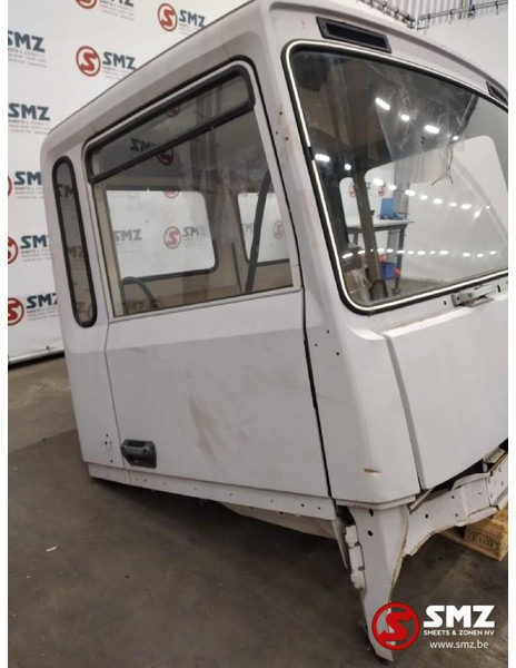 Renault Occ cabine compleet Renault R - Cabine en interieur voor Vrachtwagen: afbeelding 2 Renault Occ cabine compleet Renault R - Cabine en interieur voor Vrachtwagen: afbeelding 2