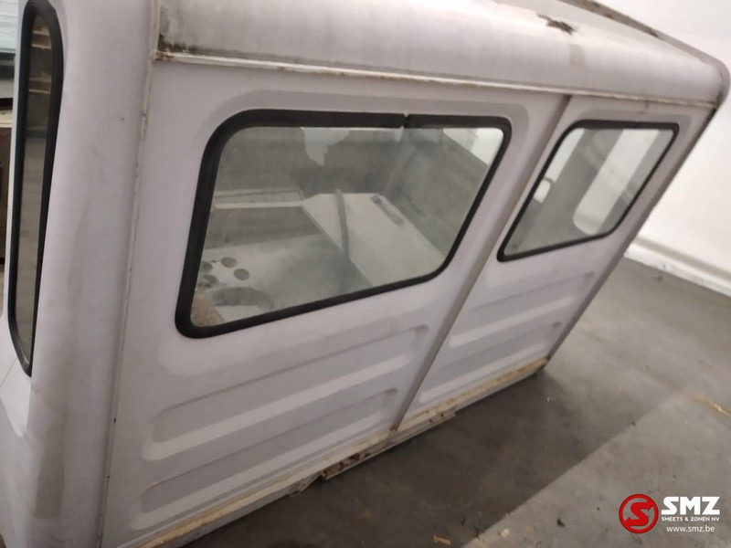 Renault Occ cabine compleet Renault R - Cabine en interieur voor Vrachtwagen: afbeelding 4 Renault Occ cabine compleet Renault R - Cabine en interieur voor Vrachtwagen: afbeelding 4