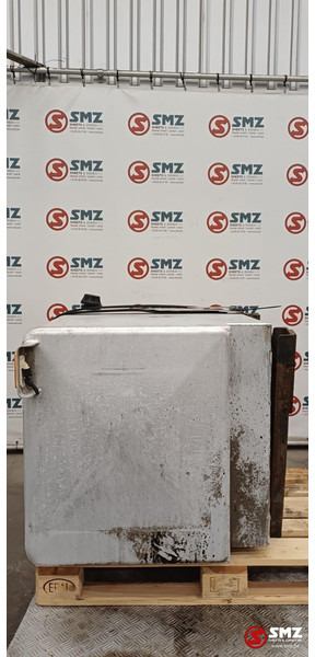 Renault Occ hydraulische tank 250L + materiaalkast Renault - Hydrauliektank voor Vrachtwagen: afbeelding 4 Renault Occ hydraulische tank 250L + materiaalkast Renault - Hydrauliektank voor Vrachtwagen: afbeelding 4