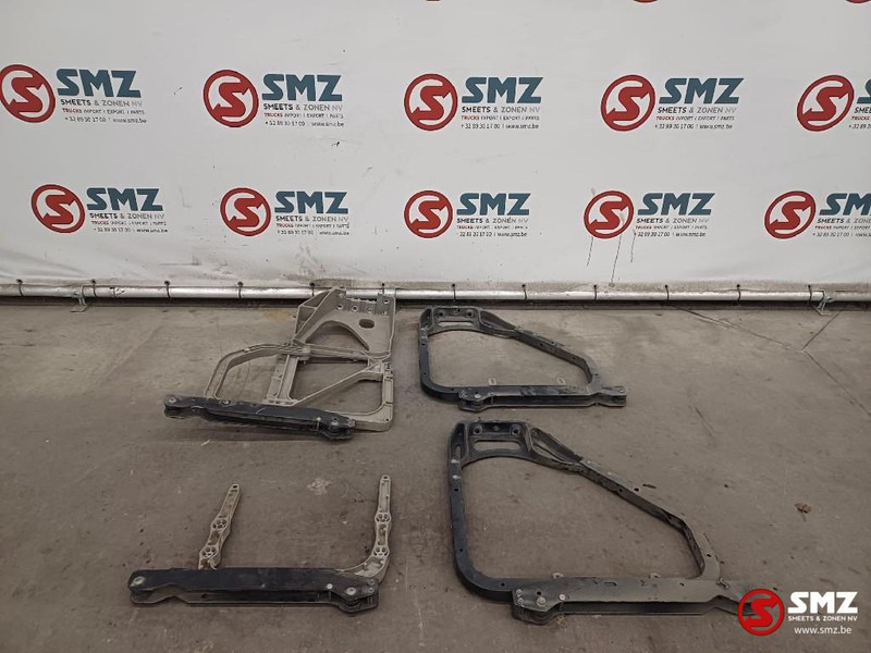 Renault Occ set sideskirt steunen Renault - Frame/ Chassis voor Vrachtwagen: afbeelding 1 Renault Occ set sideskirt steunen Renault - Frame/ Chassis voor Vrachtwagen: afbeelding 1