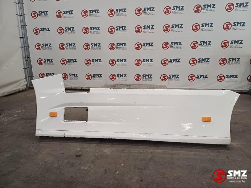 Renault Occ side skirt links Renault - Frame/ Chassis voor Vrachtwagen: afbeelding 1 Renault Occ side skirt links Renault - Frame/ Chassis voor Vrachtwagen: afbeelding 1