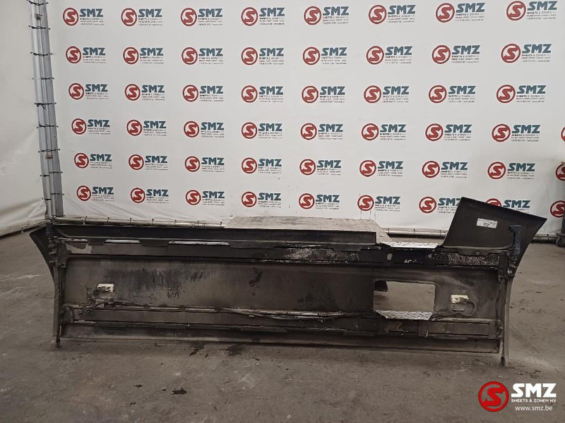 Renault Occ side skirt links Renault - Frame/ Chassis voor Vrachtwagen: afbeelding 2 Renault Occ side skirt links Renault - Frame/ Chassis voor Vrachtwagen: afbeelding 2