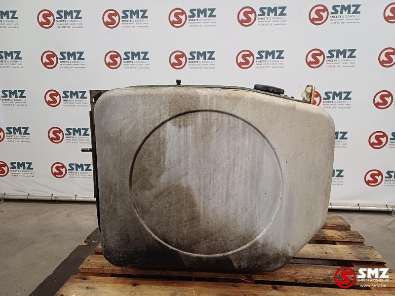 Volvo Occ brandstoftank 300L met steunen Volvo - Brandstoftank voor Vrachtwagen: afbeelding 4 Volvo Occ brandstoftank 300L met steunen Volvo - Brandstoftank voor Vrachtwagen: afbeelding 4