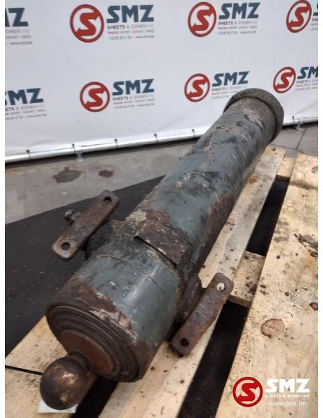 Volvo Occ hydraulische zuiger 92 cm 4x uitschuifbaar - Hydraulica voor Vrachtwagen: afbeelding 1 Volvo Occ hydraulische zuiger 92 cm 4x uitschuifbaar - Hydraulica voor Vrachtwagen: afbeelding 1