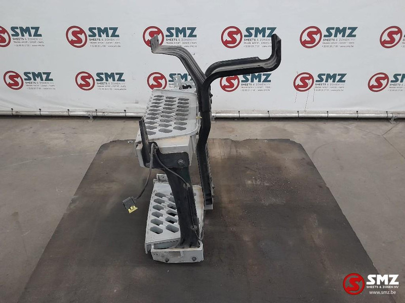 Volvo Occ opstap rechts Volvo - Cabine en interieur voor Vrachtwagen: afbeelding 3 Volvo Occ opstap rechts Volvo - Cabine en interieur voor Vrachtwagen: afbeelding 3