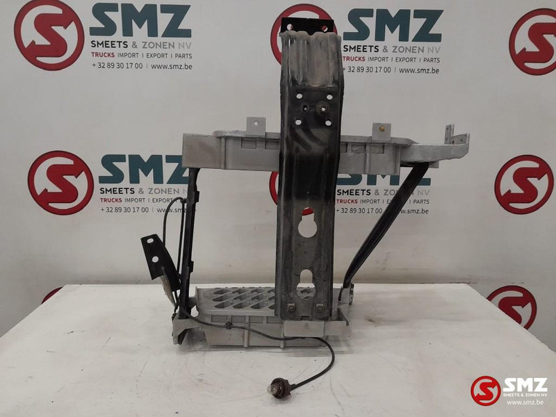 Volvo Occ opstapbak rechts Volvo - Cabine en interieur voor Vrachtwagen: afbeelding 2 Volvo Occ opstapbak rechts Volvo - Cabine en interieur voor Vrachtwagen: afbeelding 2