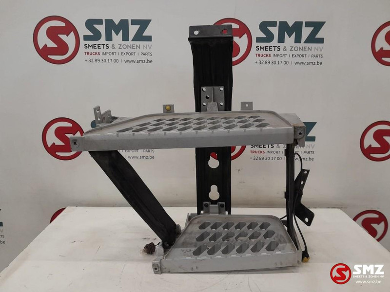 Volvo Occ opstapbak rechts Volvo - Cabine en interieur voor Vrachtwagen: afbeelding 1 Volvo Occ opstapbak rechts Volvo - Cabine en interieur voor Vrachtwagen: afbeelding 1